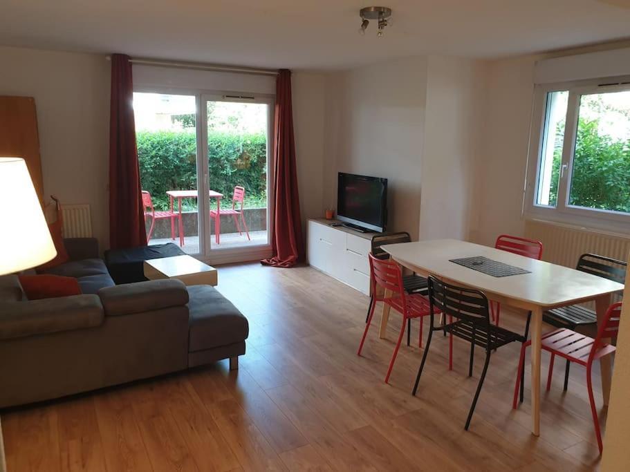 62 M2 Rez De Jardin, Terrasse , 6 Lits Et Parking Apartman Annecy Kültér fotó